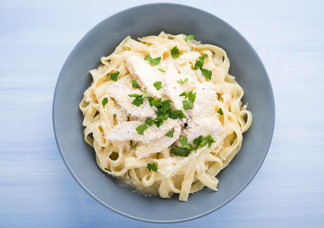 Tupperware -Fettuccine Alfredo Con Queso Ricotta